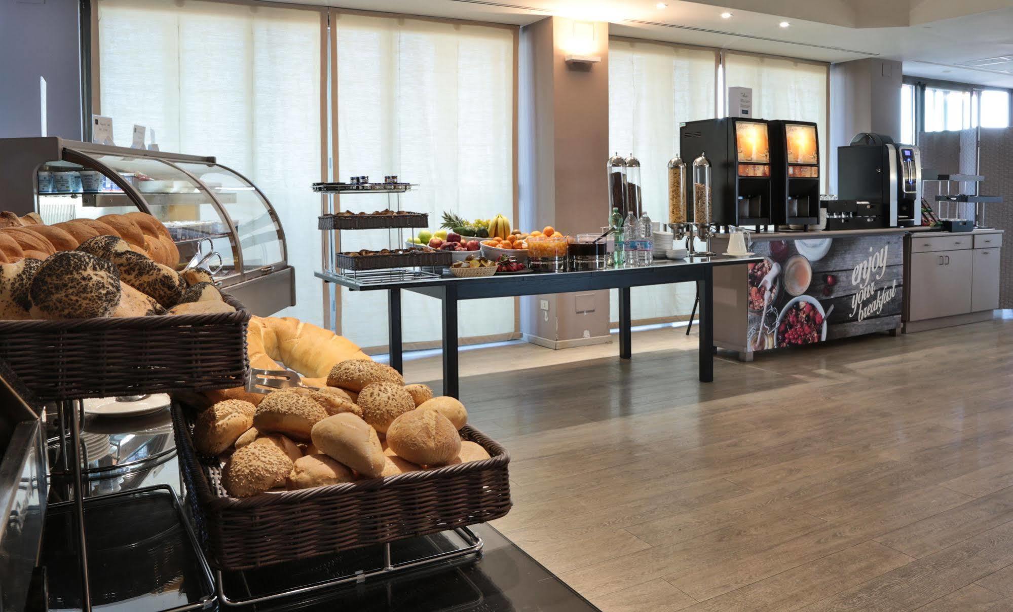 Unaway Hotel&residence Contessa Jolanda Aparthotel 4*